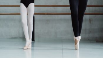 practice vs practise ballet in a studio