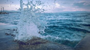 water splash - cause and effect transition words