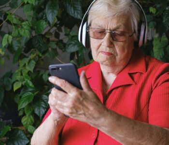 Our in-depth Mondly review: Is this language learning app worth it?